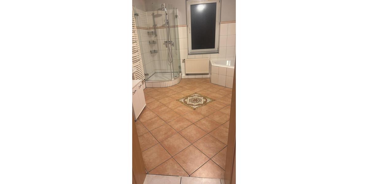 Wohnen auf Zeit Bad Salzuflen - 4 Zimmer, 100 m&sup2;, 25&euro; | Angebot:26289075