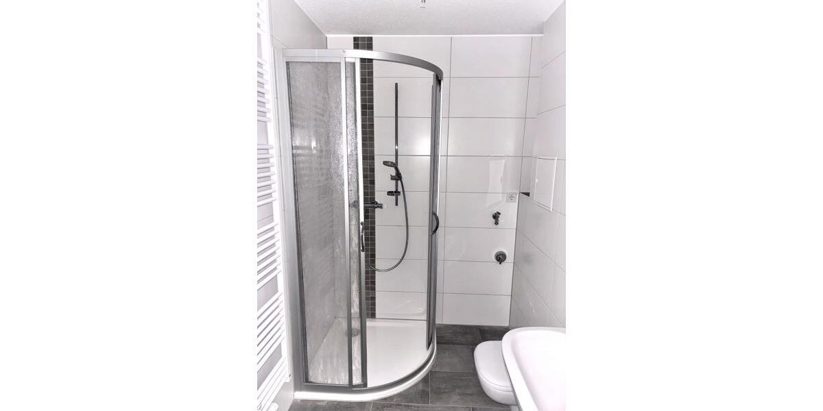 Erdgeschoßwohnung Zwickau Neuplanitz - 2 Zimmer, 50 m&sup2;, 330&euro; | Angebot:26017459