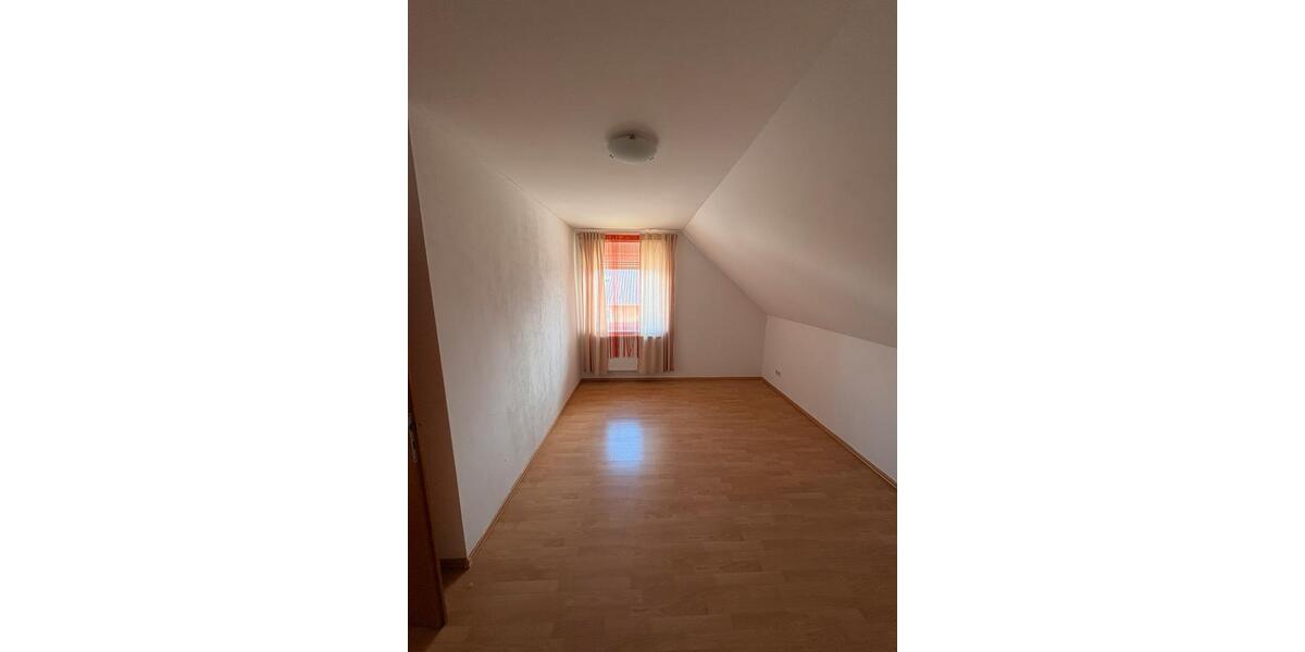 Etagenwohnung Wahrenholz - 3 Zimmer, 90 m&sup2;, 750&euro; | Angebot:26534859