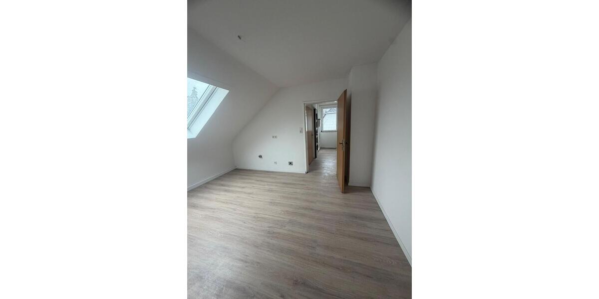 Dachgeschoßwohnung Sankt Ingbert - 2 Zimmer, 33 m&sup2;, 480&euro; | Angebot:25614189