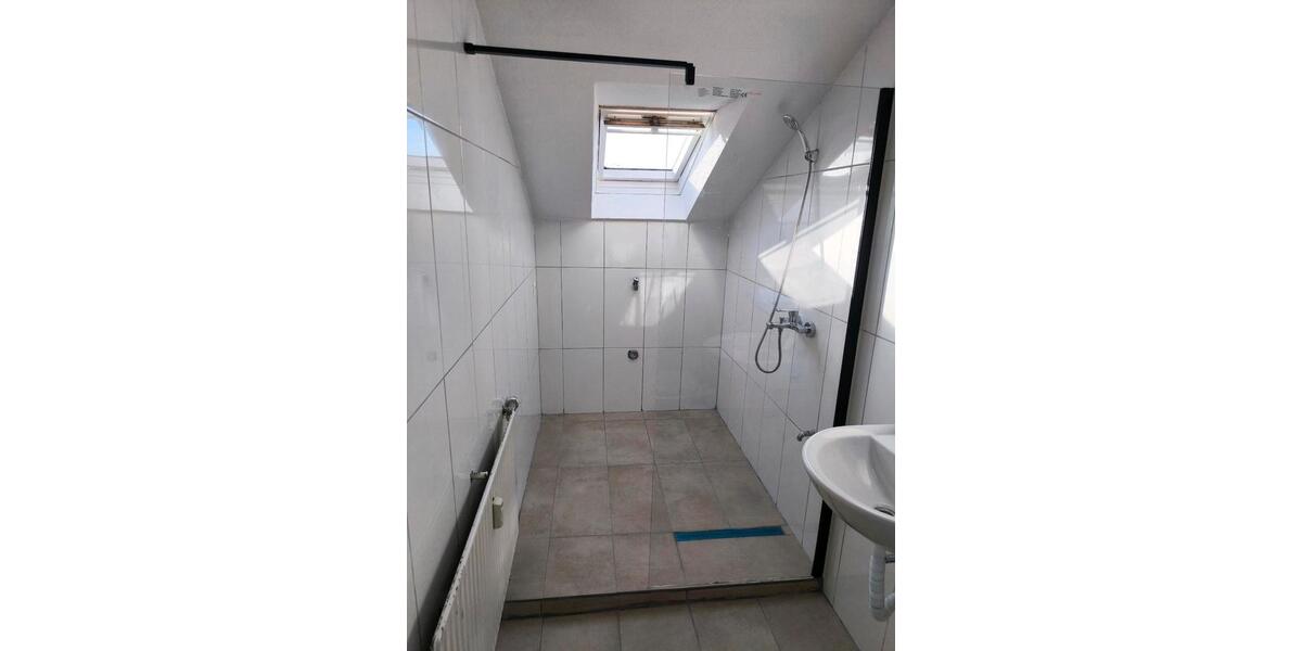 Dachgeschoßwohnung Stuttgart Feuerbach - 1.5 Zimmer, 34 m&sup2;, 850&euro; | Angebot:26616081