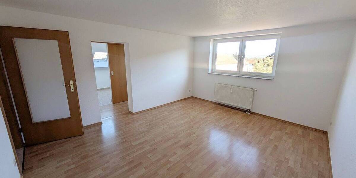 Etagenwohnung Zwickau Bahnhofsvorstadt - 1 Zimmer, 40 m&sup2;, 240&euro; | Angebot:26142542