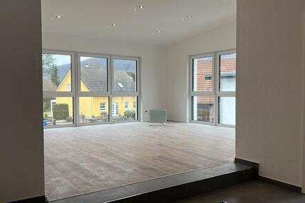 Haus Gemünden am Main - 5 Zimmer, 262 m&sup2;, 2.240&euro; | Angebot:25539531