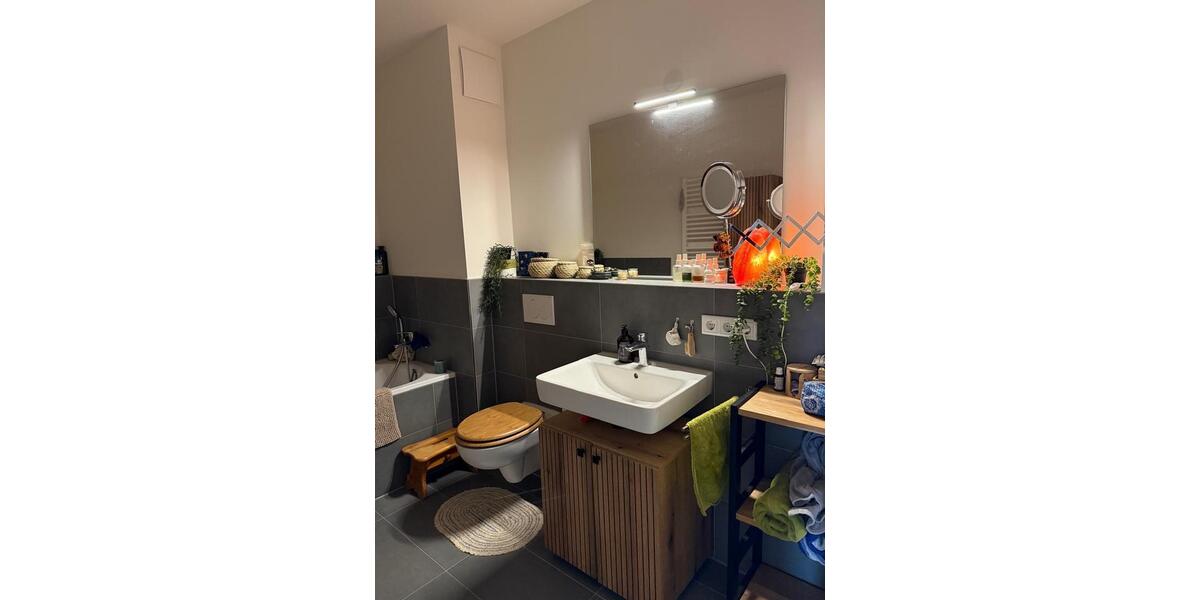 Etagenwohnung Lübeck Innenstadt - 4 Zimmer, 100 m&sup2;, 1.830&euro; | Angebot:24539917