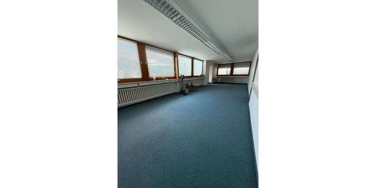 Erdgeschoßwohnung Bad Königshofen im Grabfeld - 5 Zimmer, 160 m&sup2;, 1.000&euro; | Angebot:19351823