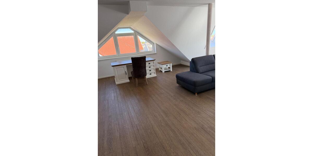Dachgeschoßwohnung Wilhelmshaven - 2 Zimmer, 89 m&sup2;, 758&euro; | Angebot:20460985