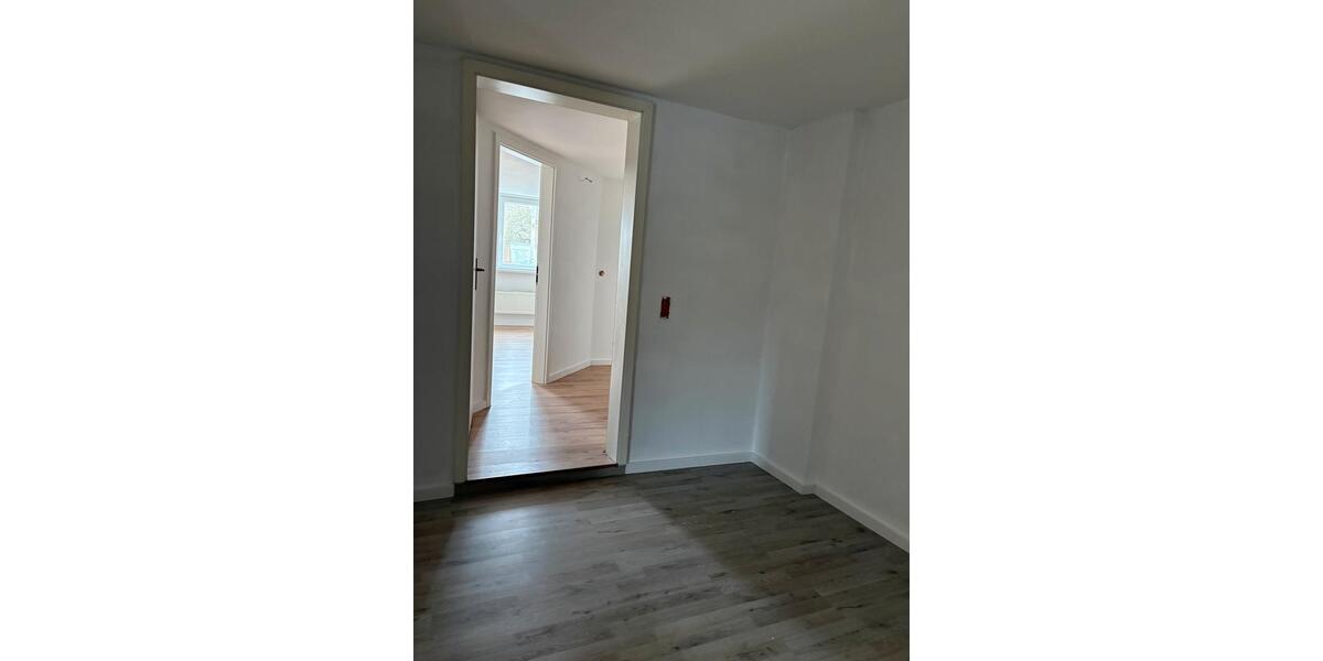 Etagenwohnung Rodenberg - 4 Zimmer, 106 m&sup2;, 1.150&euro; | Angebot:25935216