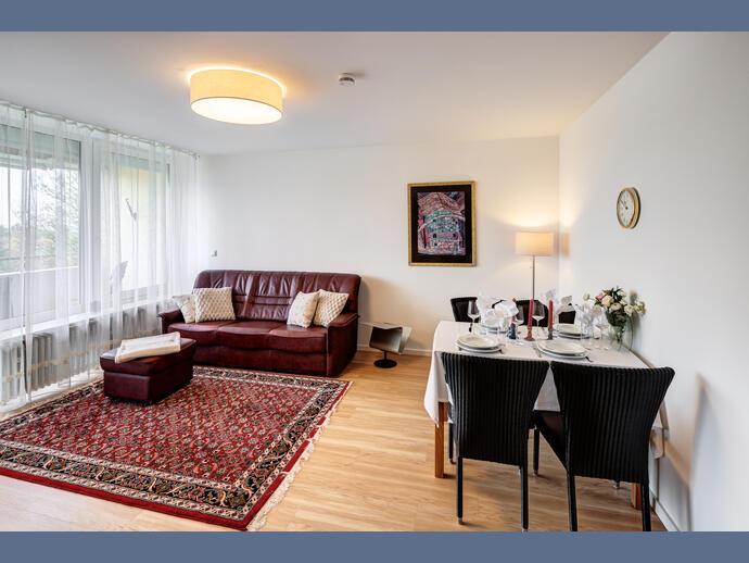 Möbliert: Ruhige 3-Zimmer Wohnung mit schönem Blick