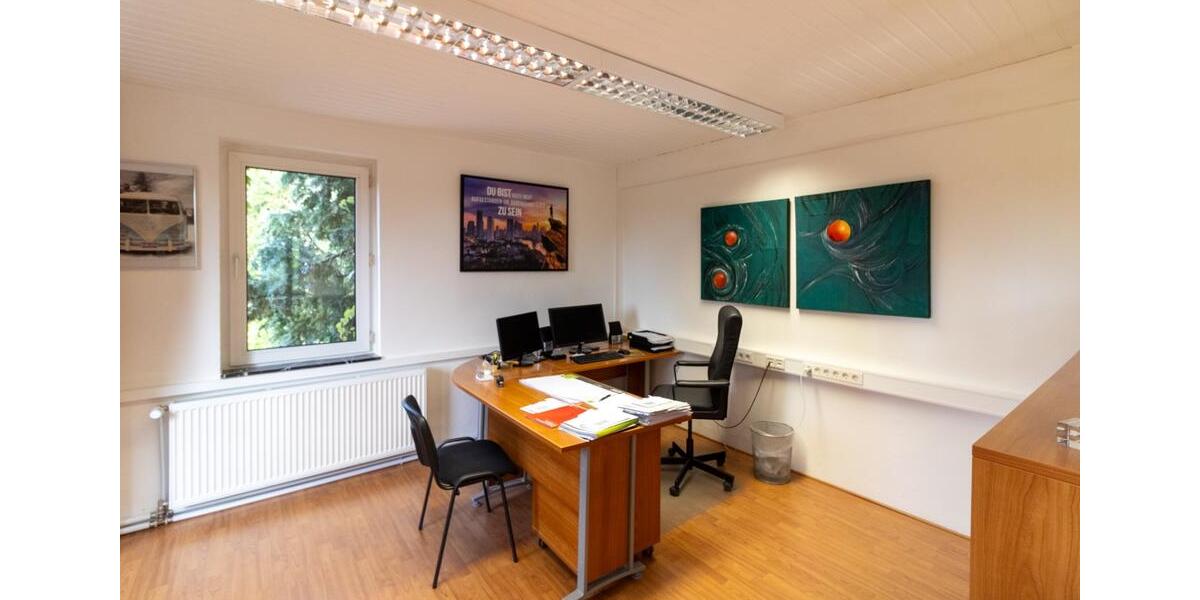 Kompaktes Büro in Korschenbroich – modern, hell zimmer