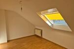 Dachgeschoßwohnung Saarbrücken West - 3 Zimmer, 50 m&sup2;, 380&euro; | Angebot:26573106