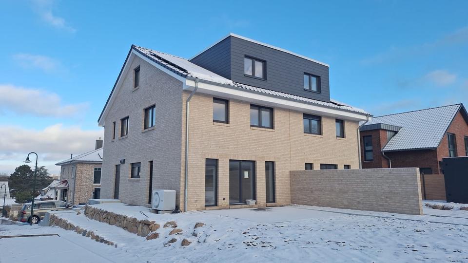 Doppelhaushälfte Scharbeutz - 7 Zimmer, 205 m&sup2;, 3.500&euro; | Angebot:25045102