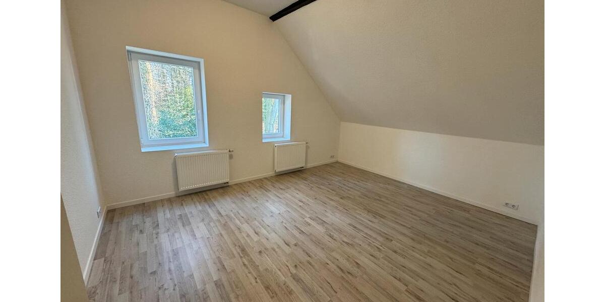 Etagenwohnung Jade - 2.5 Zimmer, 80 m&sup2;, 900&euro; | Angebot:25858527