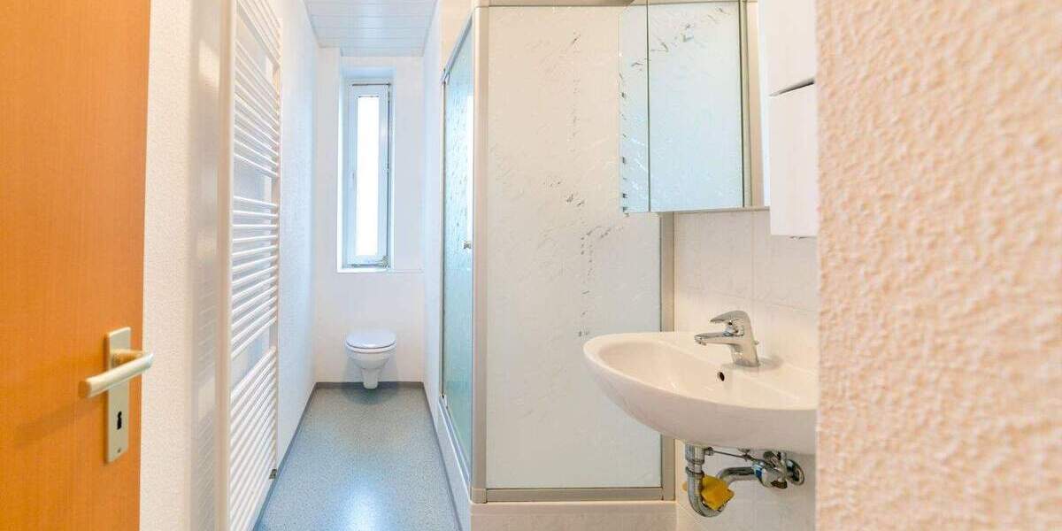 Etagenwohnung Schweinfurt Innenstadt - 2 Zimmer, 61 m&sup2;, 420&euro; | Angebot:25669911