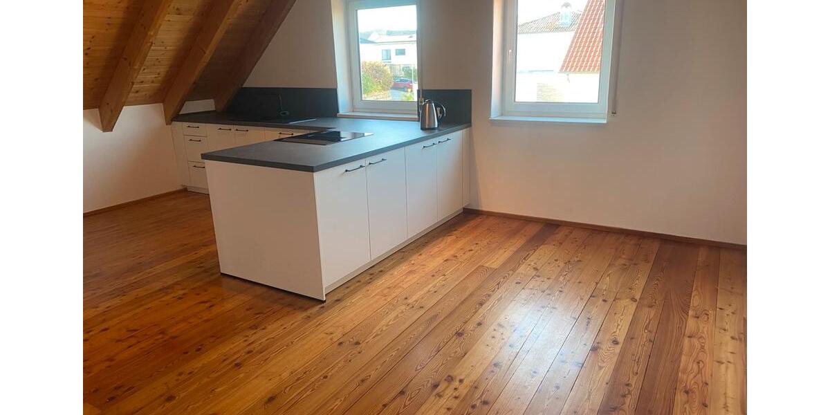 Dachgeschoßwohnung Kolitzheim - 4 Zimmer, 144 m&sup2;, 980&euro; | Angebot:26515791