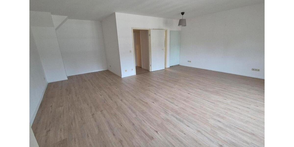 Dachgeschoßwohnung Auerbach/Vogtland Vogtland - 1 Zimmer, 50 m&sup2;, 270&euro; | Angebot:23674113