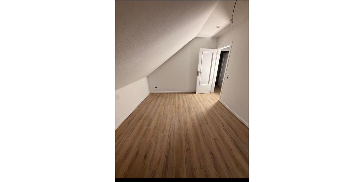 Dachgeschoßwohnung Barsinghausen - 3 Zimmer, 65 m&sup2;, 600&euro; | Angebot:26099718