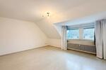 Dachgeschoßwohnung Krefeld Hülser Berg - 3 Zimmer, 57 m&sup2;, 800&euro; | Angebot:26365970