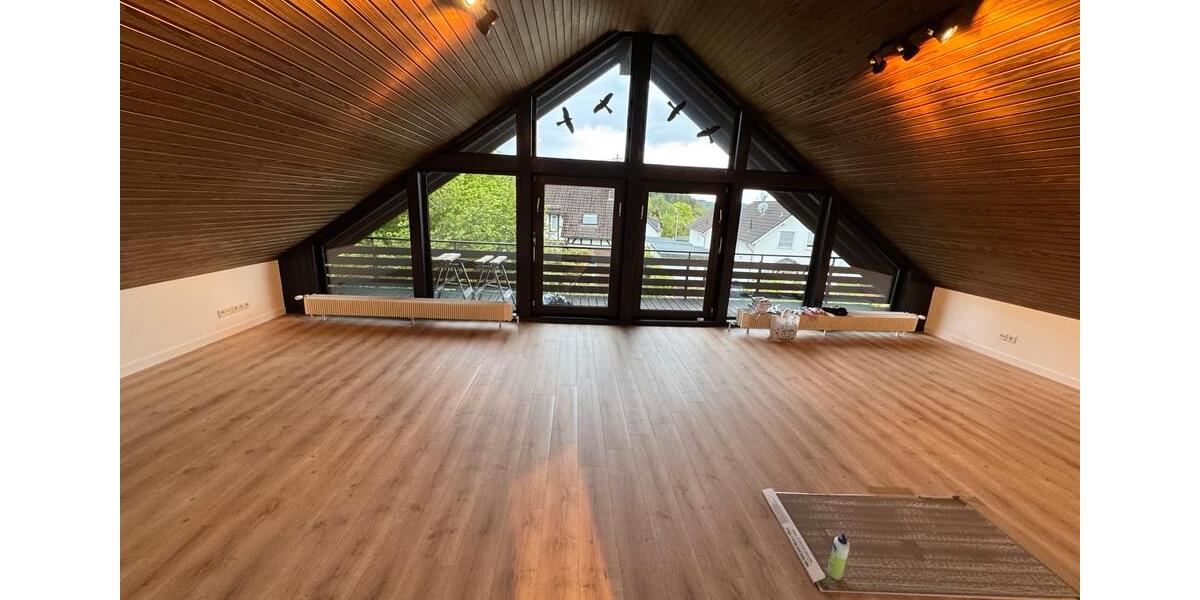 Dachgeschoßwohnung Kreuztal - 2 Zimmer, 75 m&sup2;, 750&euro; | Angebot:26691978