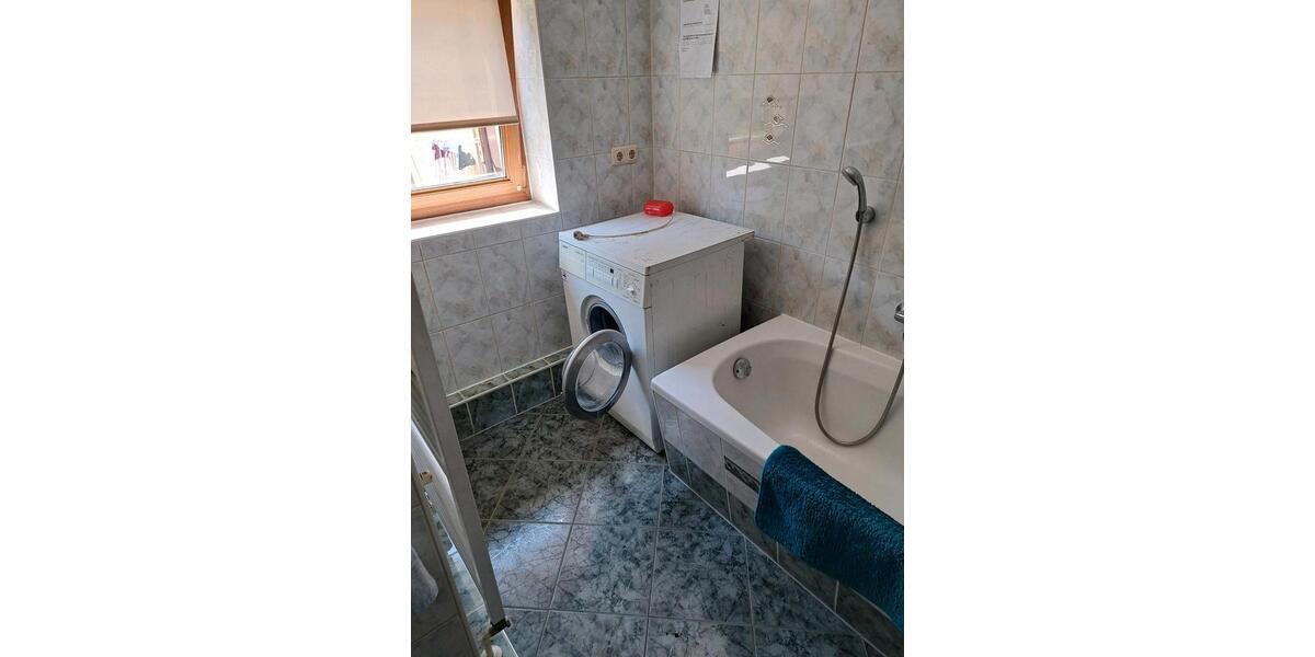 Etagenwohnung Bürgel - 3 Zimmer, 100 m&sup2;, 30&euro; | Angebot:26484590