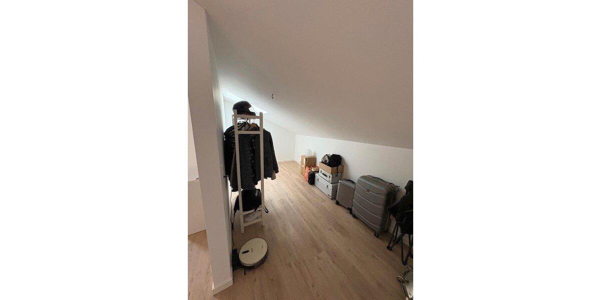 Dachgeschoßwohnung Laatzen - 2 Zimmer, 81 m&sup2;, 1.090&euro; | Angebot:26491367