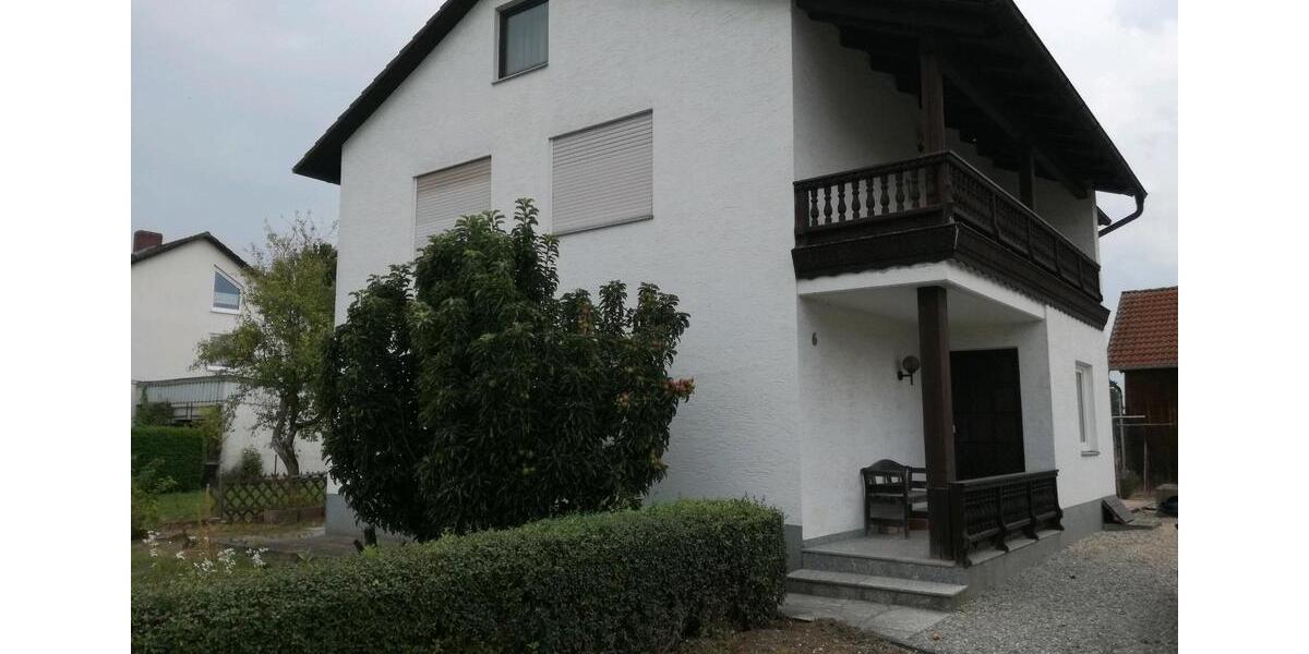 Haus mit Nebengebäude zu vermieten, kleiner Hof 4 zimmer