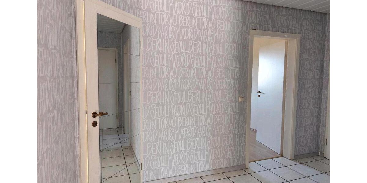 Dachgeschoßwohnung Neuenbürg - 2.5 Zimmer, 68 m&sup2;, 990&euro; | Angebot:26050721