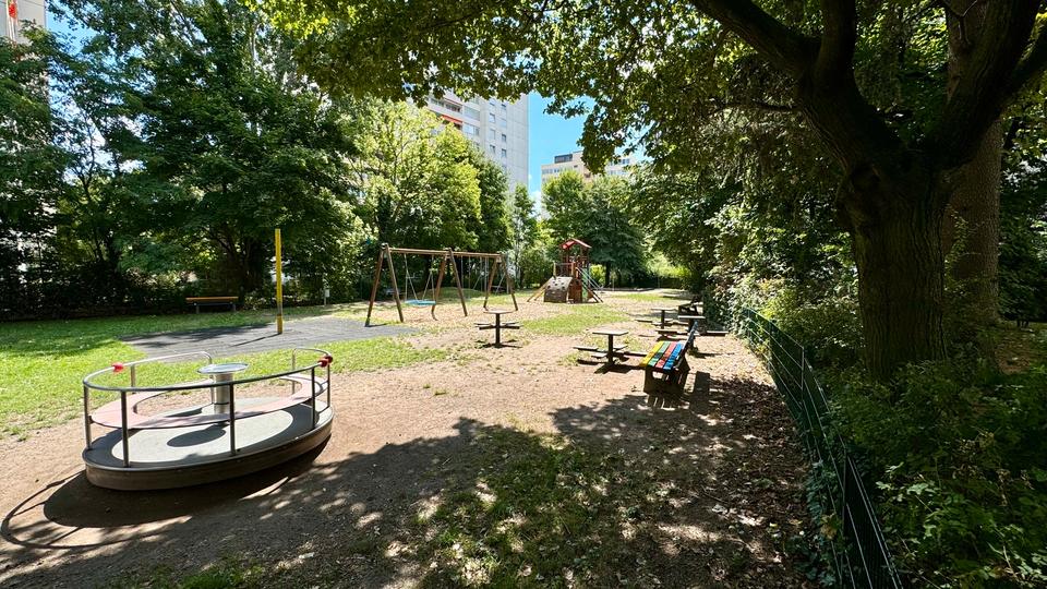 Möblierte 4-Zimmer-Wohnung mit Main- und Skylineblick im beliebten Offenbach Main Park 4 zimmer