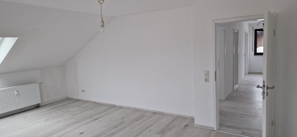 Dachgeschoßwohnung Illingen - 4 Zimmer, 89 m&sup2;, 650&euro; | Angebot:21429519