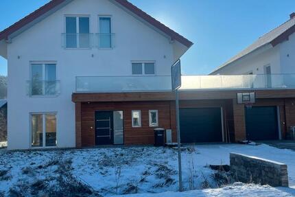 Haus Wetter (Hessen) - 6.5 Zimmer, 250 m&sup2;, 2.250&euro; | Angebot:24967369