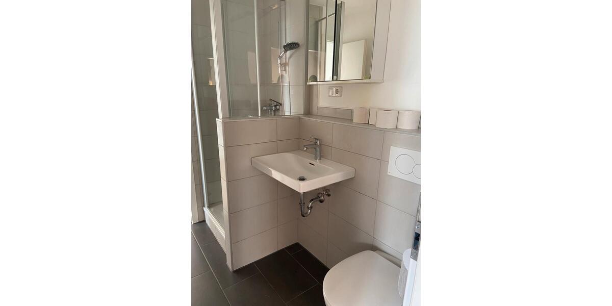 Dachgeschoßwohnung Pittenhart - 2 Zimmer, 45 m&sup2;, 600&euro; | Angebot:23848330