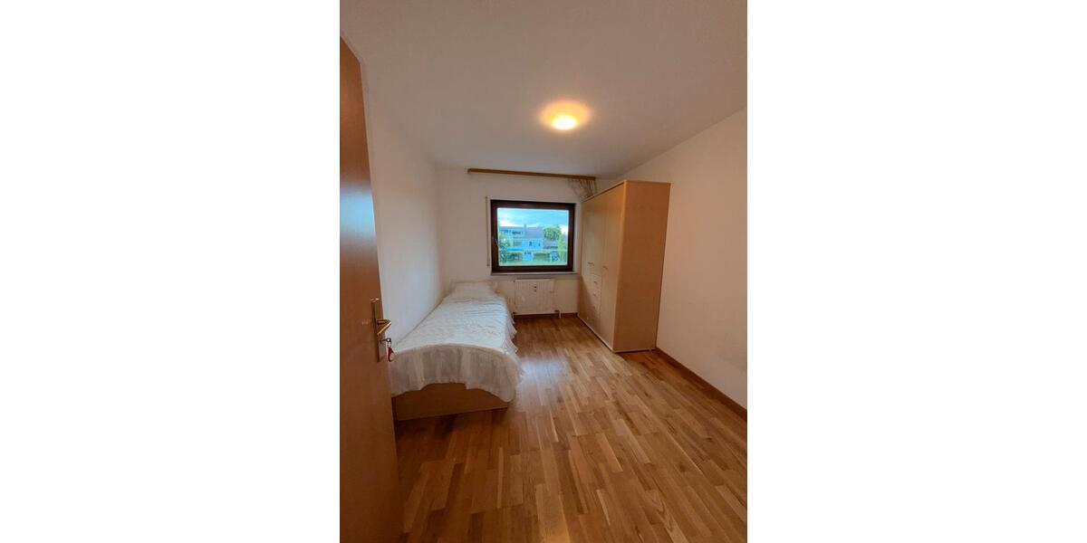 Etagenwohnung Kornwestheim - 4 Zimmer, 120 m&sup2;, 1.700&euro; | Angebot:26615319