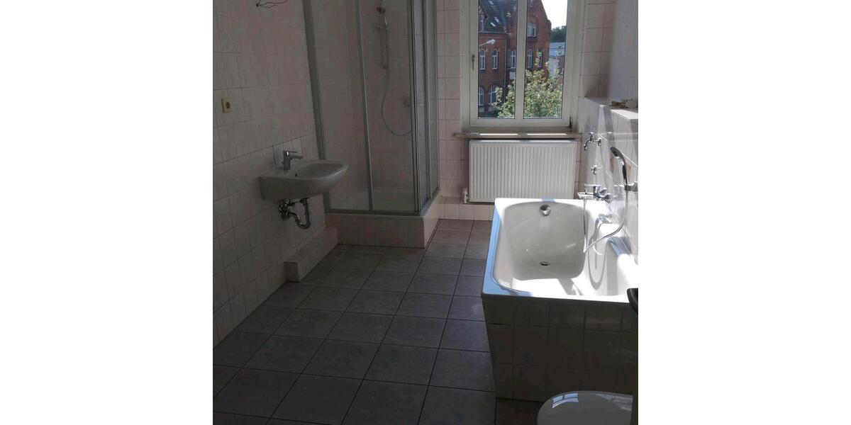 Schöne 3-4-Zi.-WE 95 m² | renoviert, Bodenbelg wählbar 4 zimmer