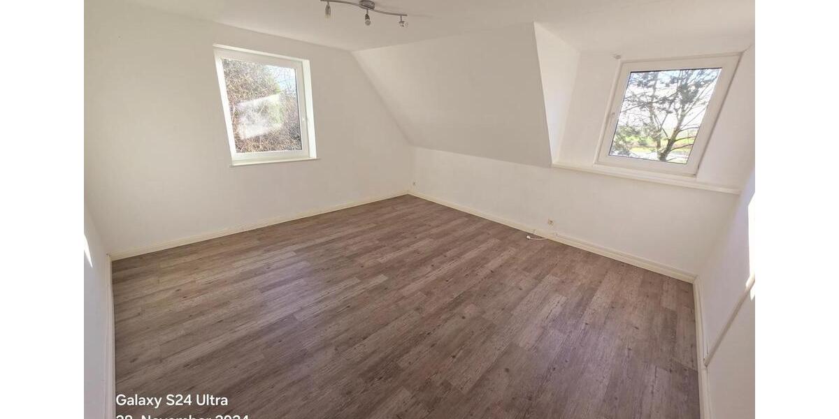 Dachgeschoßwohnung Wurster Nordseeküste - 3 Zimmer, 76 m&sup2;, 680&euro; | Angebot:25297726