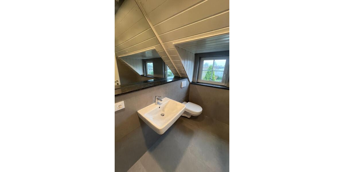 Dachgeschoßwohnung Mönchengladbach Süd - 2 Zimmer, 40 m&sup2;, 600&euro; | Angebot:26322219