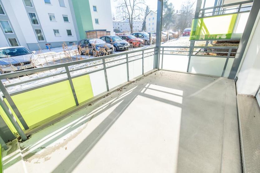 Exklusives Wohnvergnügen: Modernisierte 3-Zimmer-Oase mit Balkon in begehrter Stadtlage!