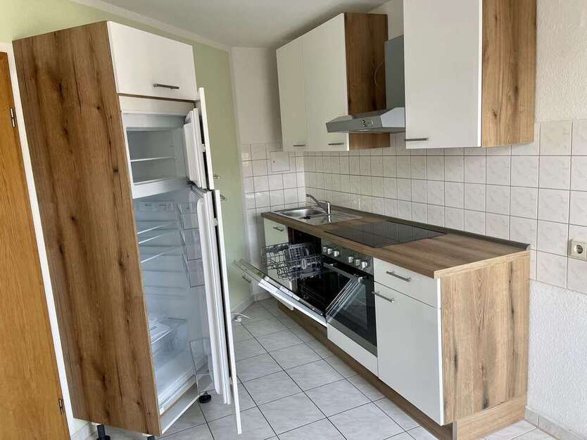 komplett möblierte 3-Zim-Wohnung mit Balkon - auch kurzfristige Mietzeit möglich