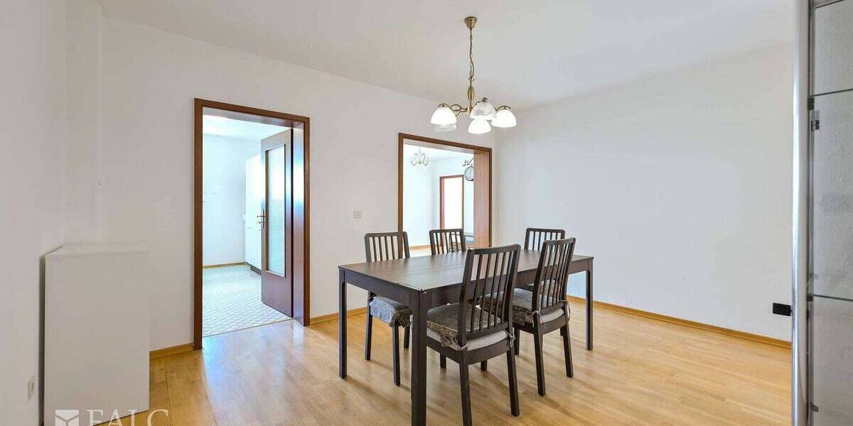 Etagenwohnung München Thalk.Obersendl.-Forsten-Fürstenr.-Solln - 4 Zimmer, 126 m&sup2;, 2.850&euro; | Angebot:26309049