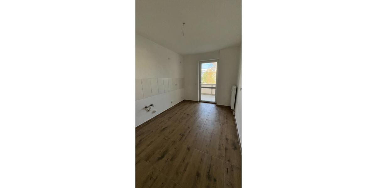 3 Raum Wohnung mit großem Balkon 3 zimmer