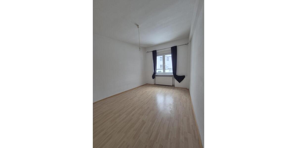 Etagenwohnung Gelnhausen - 3 Zimmer, 90 m&sup2;, 890&euro; | Angebot:25571696