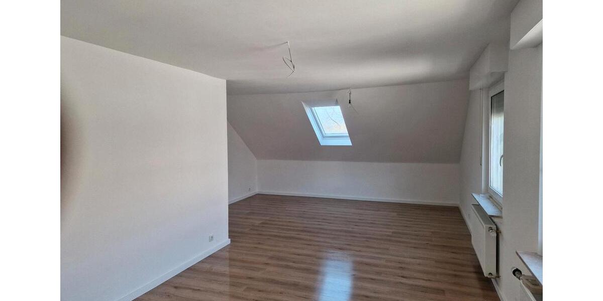 Dachgeschoßwohnung Sankt Augustin - 2 Zimmer, 75 m&sup2;, 1.000&euro; | Angebot:25949015