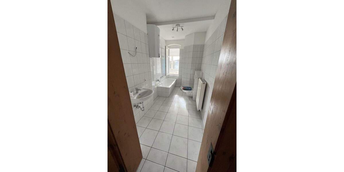 Etagenwohnung Naumburg Siedlungsviertel - 4 Zimmer, 96 m&sup2;, 610&euro; | Angebot:24974687