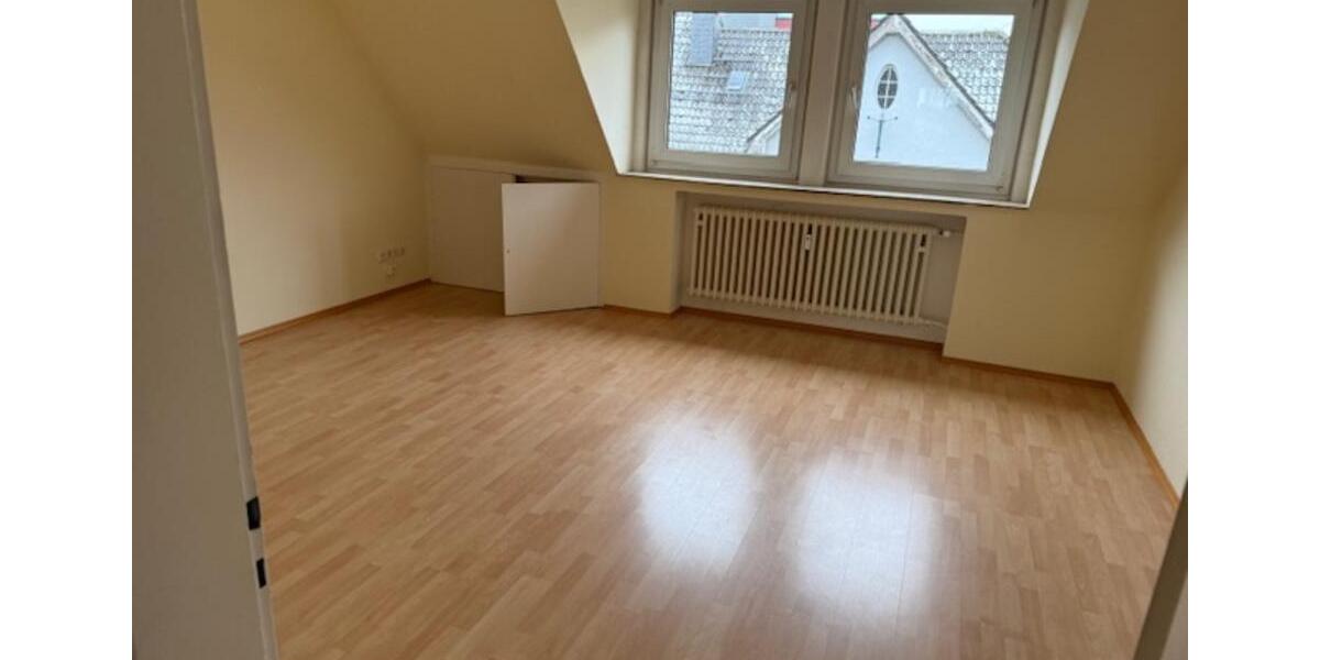 Dachgeschoßwohnung Pulheim - 3 Zimmer, 85 m&sup2;, 830&euro; | Angebot:25755281