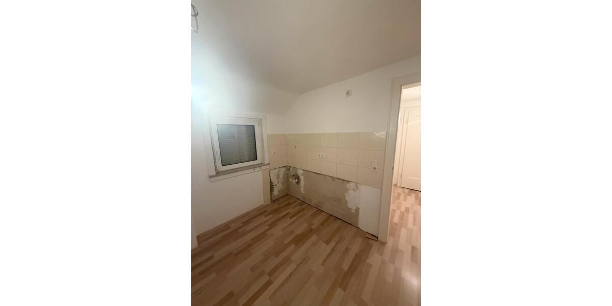 Dachgeschoßwohnung Weißenburg in Bayern - 2 Zimmer, 4 m&sup2;, 690&euro; | Angebot:24354131