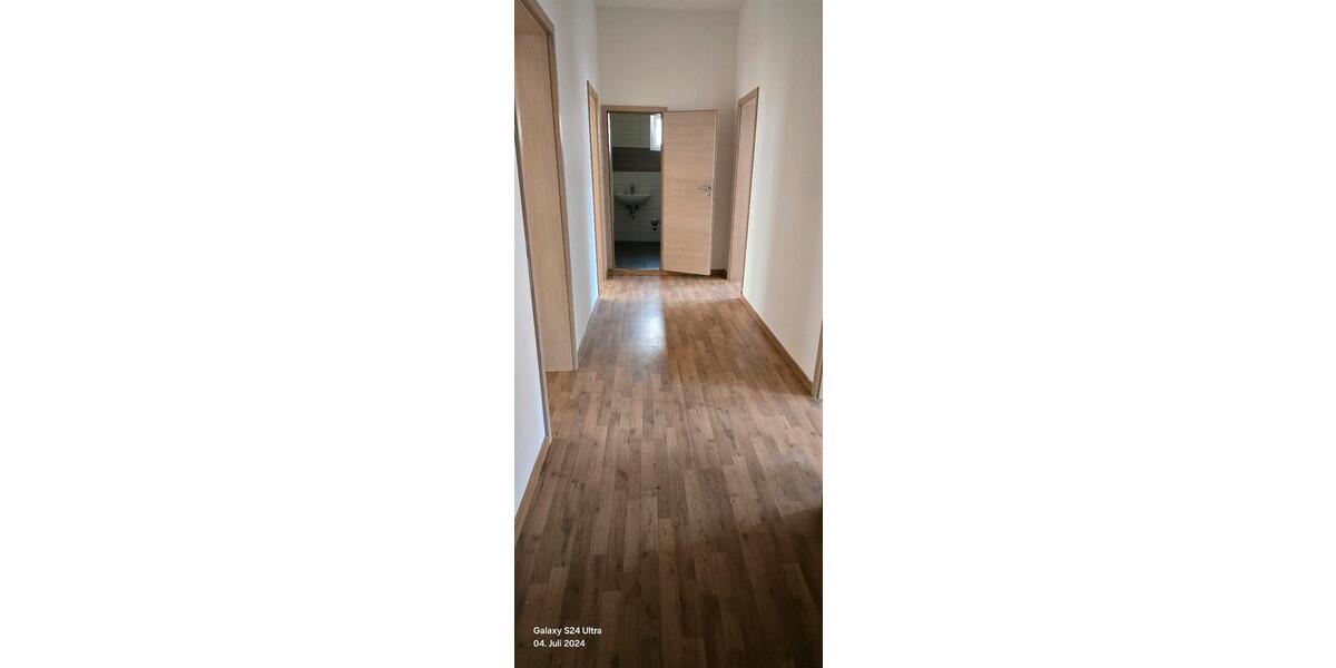 Erdgeschoßwohnung Plauen - 4 Zimmer, 110 m&sup2;, 700&euro; | Angebot:24804299
