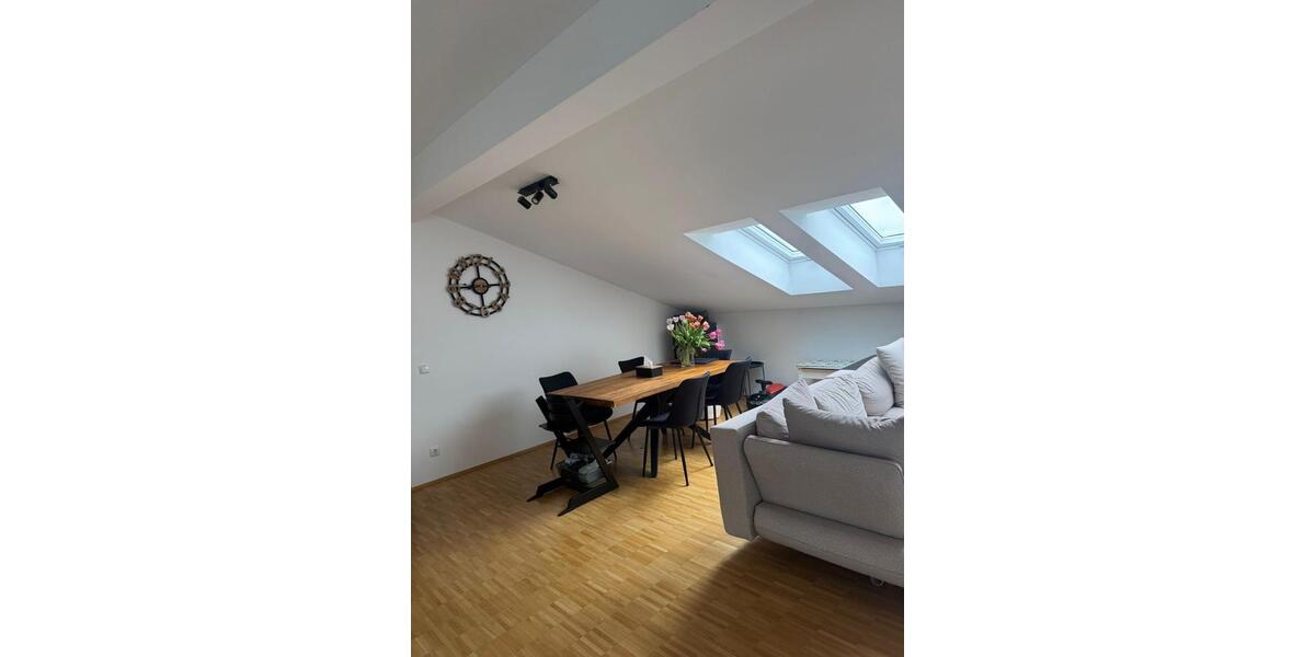 Dachgeschoßwohnung Regensburg Ganghofersiedlung - 4 Zimmer, 102 m&sup2;, 1.430&euro; | Angebot:26278126