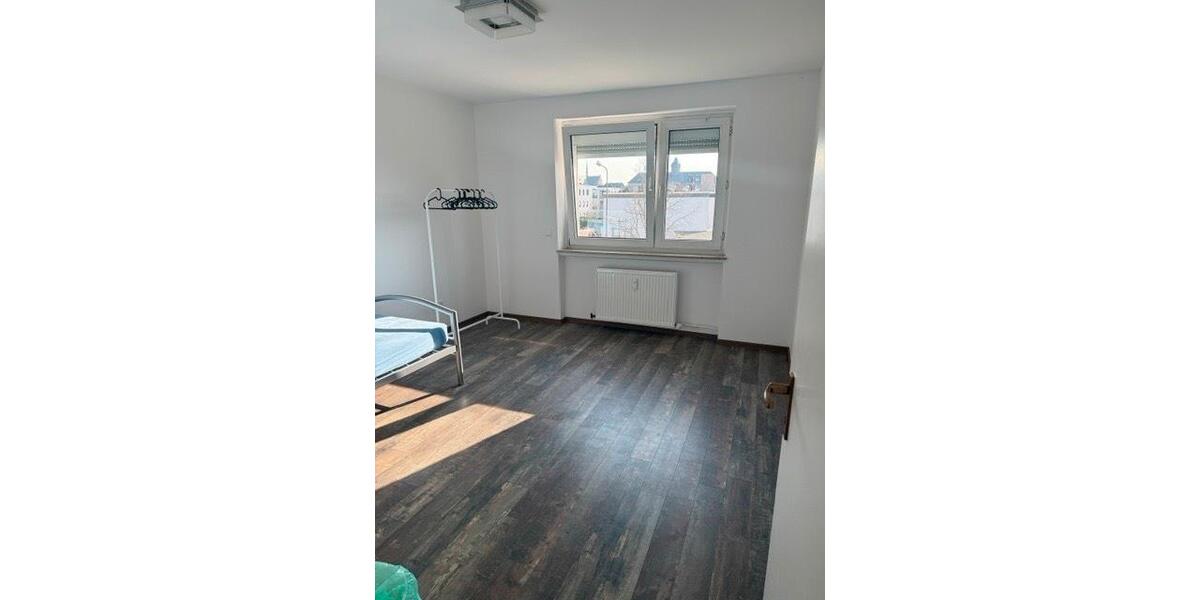 Etagenwohnung Frankfurt am Main Schwanheim - 3 Zimmer, 70 m&sup2;, 1.800&euro; | Angebot:26696976