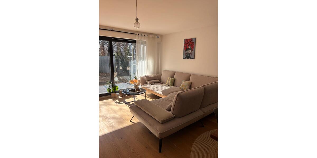 Erdgeschoßwohnung München Maxvorstadt - 3 Zimmer, 98 m&sup2;, 2.100&euro; | Angebot:25281023