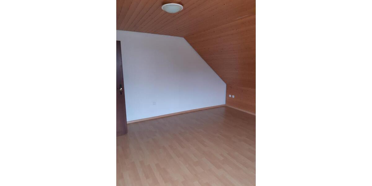 Dachgeschoßwohnung Lemberg - 1 Zimmer, 62 m&sup2;, 380&euro; | Angebot:25722634