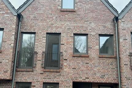 Haus Edewecht - 6 Zimmer, 122 m&sup2;, 1.710&euro; | Angebot:24992121