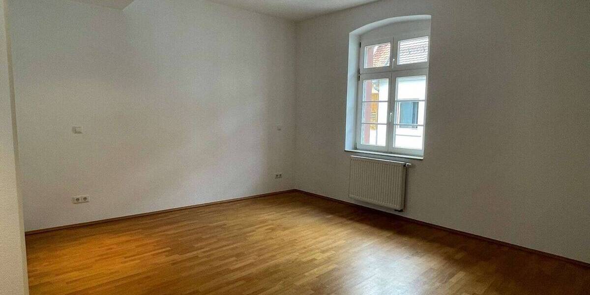 Etagenwohnung Karlsruhe Durlach - 2 Zimmer, 92 m&sup2;, 1.050&euro; | Angebot:26247495